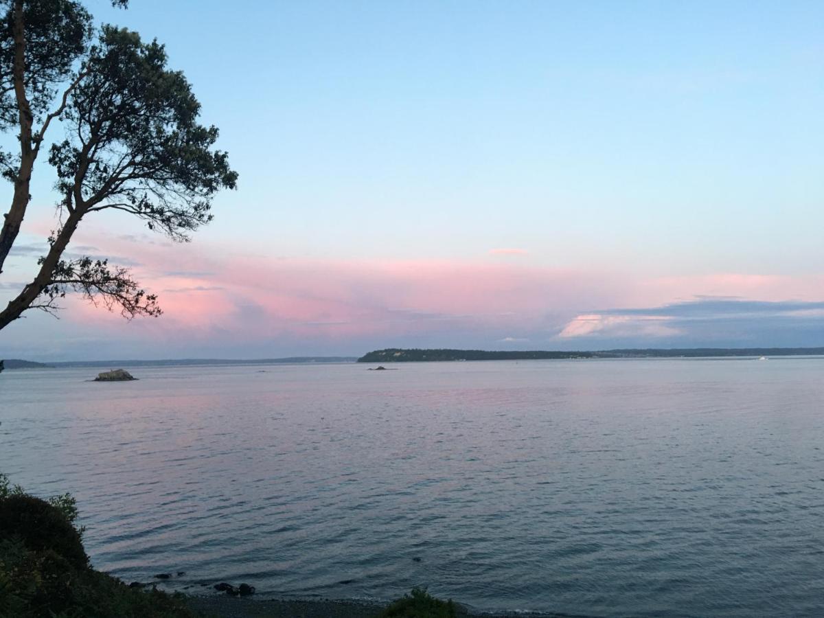 Puget Sound Chic Romantic Cottage With Private Beach Access & Gated Entry Port Ludlow Экстерьер фото